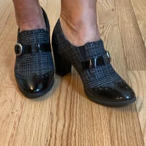 heeled brogue